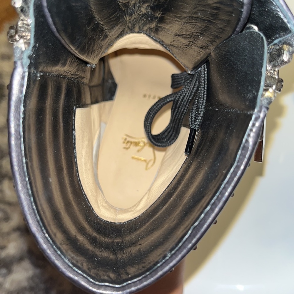 Worn once. CL black combat boot with spikes - Picture 11 of 15